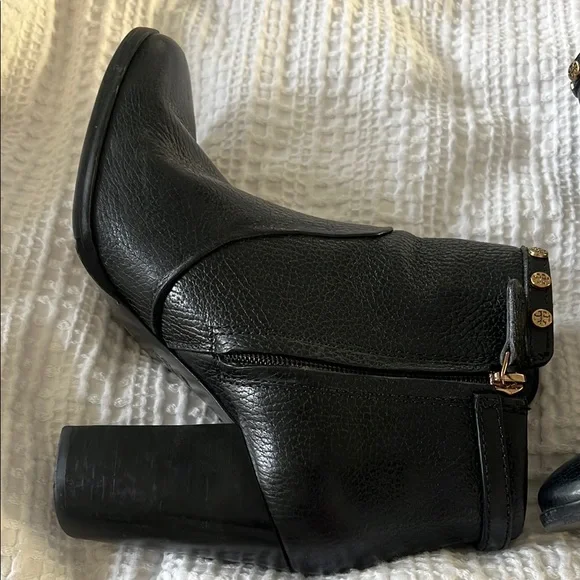 Tory Burch Black Leather Ankle Boots with Gold Studs - Picture 4 of 8